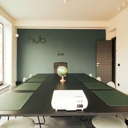 Hub ゲストハウス カリーニ