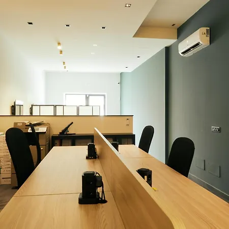 Hub *